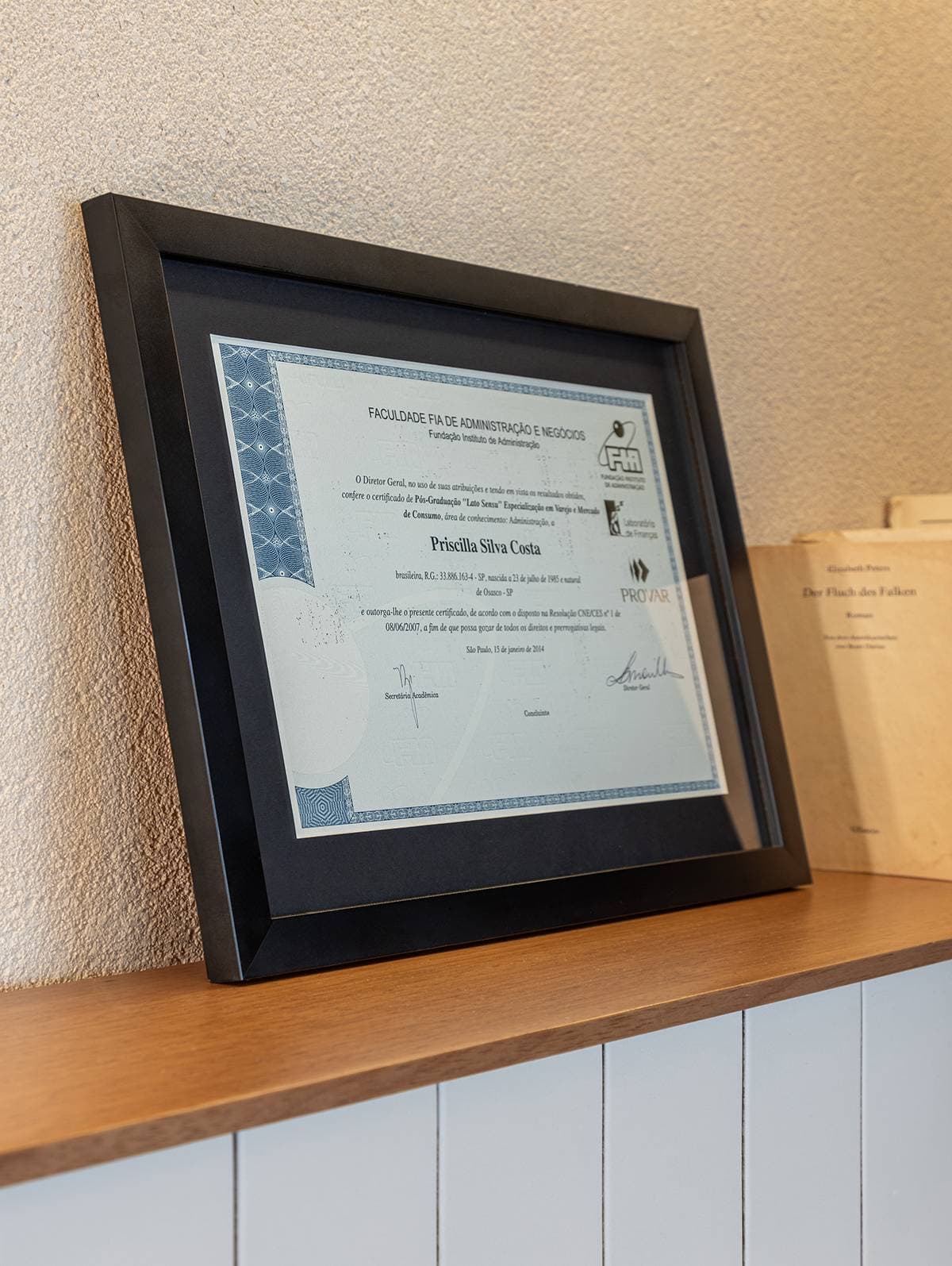 Diploma com passe-partout elegante